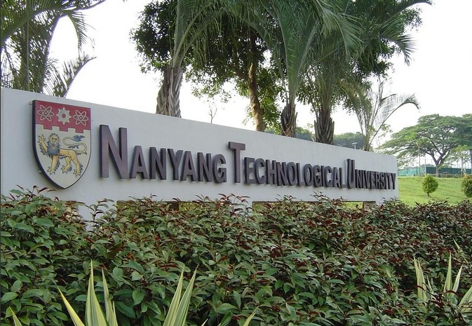 新加坡大學